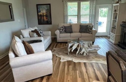 Westlake House | Family friendly home on golf course
