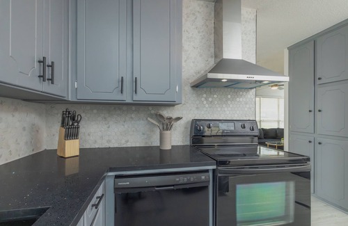 Euless House | Family-Friendly Home - Private Yard & Garage