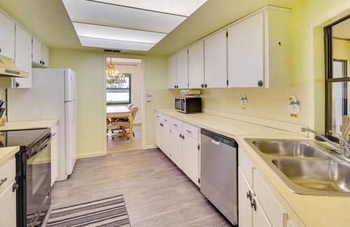 Florida South Atlantic Coast House | Family-Friendly Home on Lake Tulane: Great Views!