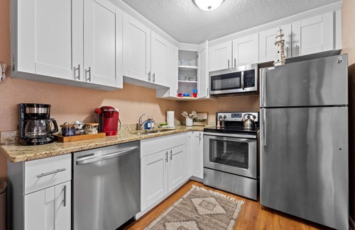 Clearwater House | Family Friendly Home Near Beach and Downtown