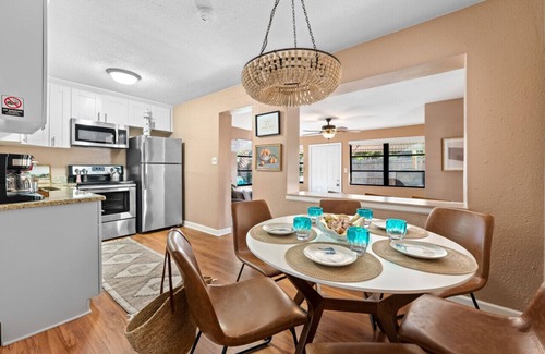 Clearwater House | Family Friendly Home Near Beach and Downtown