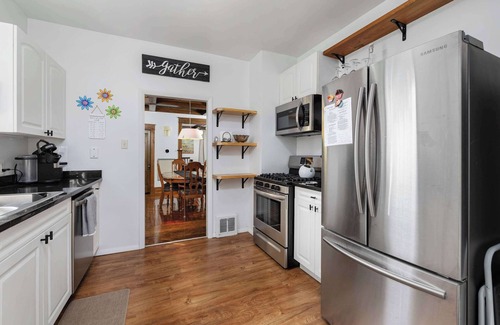 Fort Wayne House | Family Friendly Home - Fenced yard - Parking