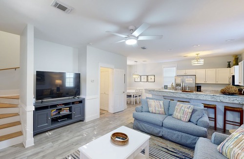 Port St. Joe Cottage | Family-Friendly Home with Shared Hot Tub - Beach Access 1 Mile Away