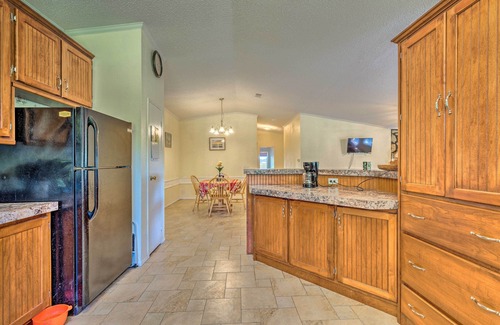 Williston House | Family-Friendly Home w/Deck by Rainbow Springs!