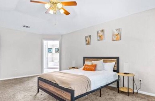 Garland House | Family friendly home with easy access to Dallas and airport!