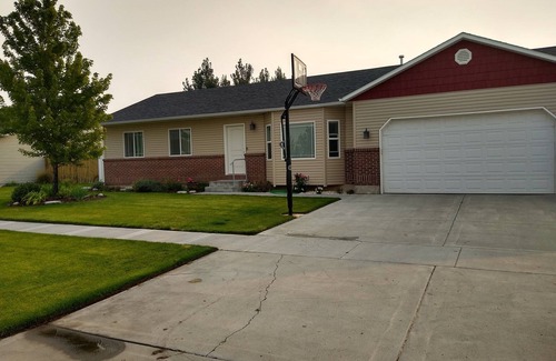 Idaho Falls House | Family friendly house in quiet neighborhood