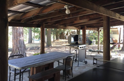 Pinehurst Cabin | Family friendly house (cabin) 20 minutes from Kings Canyon, pets welcome!