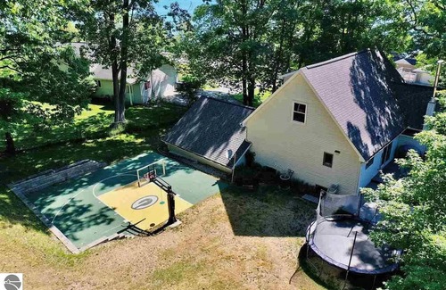 Traverse City House | Family-Friendly Lakeside Getaway in the Heart of Traverse City!