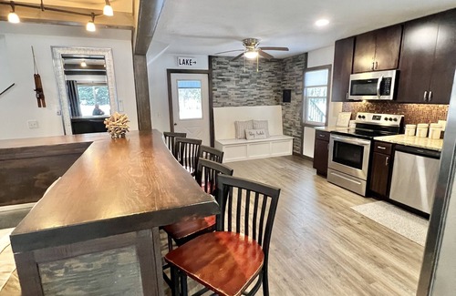 Wautoma House | Family friendly lakeside cottage, stunning views!