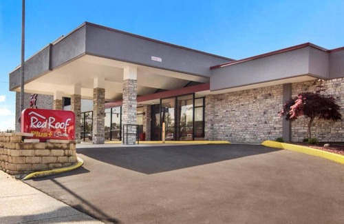 Erie Hotel | Family-friendly Lodging! Close to Lake Erie Arboretum at Frontier! FREE Parking