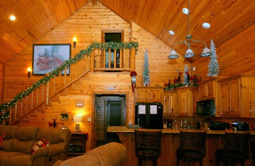 Vian Cabin | Family friendly log home has great lake views from huge deck!