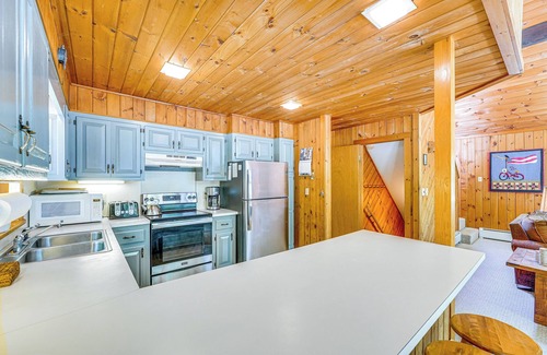 Ludlow Cabin | Family-Friendly Ludlow Cabin on Lake Pauline!