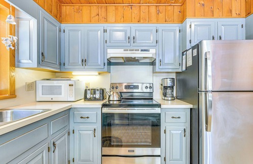 Ludlow Cabin | Family-Friendly Ludlow Cabin on Lake Pauline!