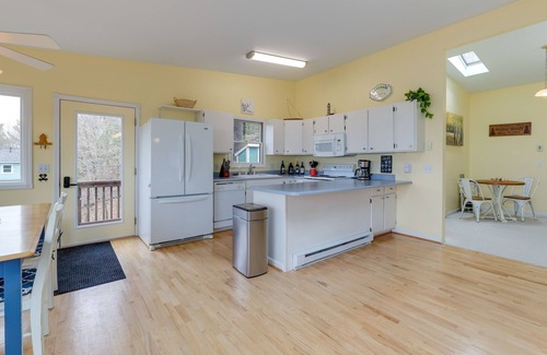 Shelby Cottage | Family Friendly Mears Cottage - Walk to the Beach!