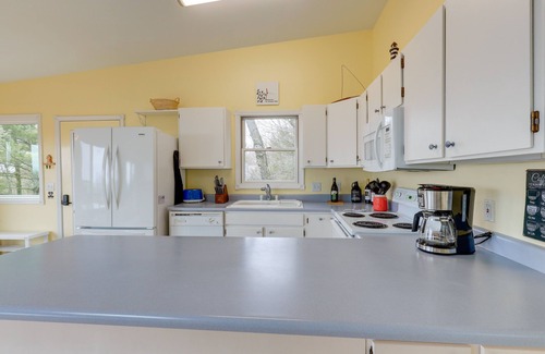 Shelby Cottage | Family Friendly Mears Cottage - Walk to the Beach!