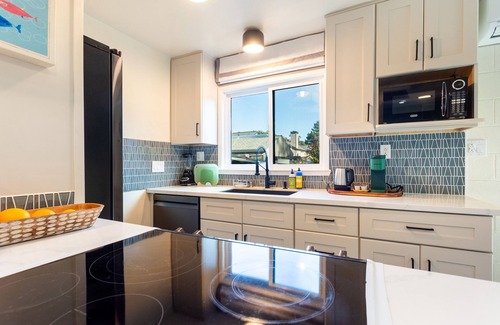 Mill Valley House | Family-friendly Modern Cozy Downtown Mill Valley Unit in San Francisco Bay Area