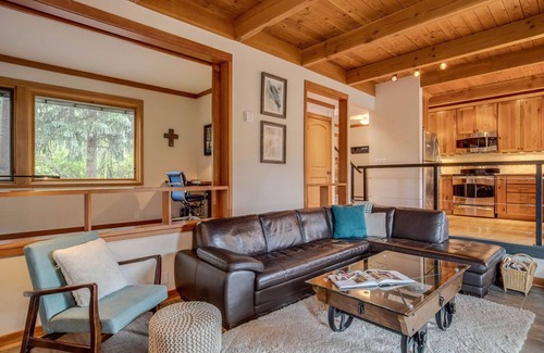 Keystone House | Family Friendly Mountain Condo with Slope Views