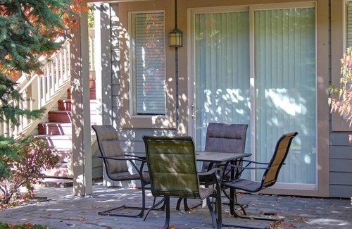 Warm Springs House | Family-Friendly Mountain Retreat with Stunning Baldy Views – 4BR/3BA