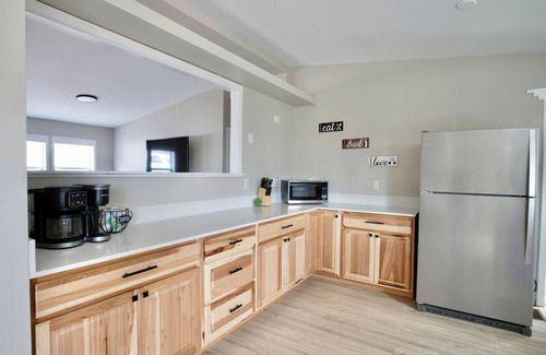 Divide House | Family-Friendly Mtn Retreat |Fireplace Pets Trails