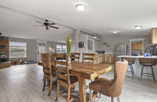 Divide House | Family-Friendly Mtn Retreat |Fireplace Pets Trails