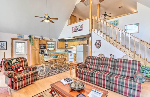 Murphy Cabin | Family-Friendly Murphy Cabin w/Deck & Fire Pit!