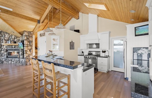 Truckee House | Family-Friendly Northstar Chalet | Hot Tub, AC, Fireplace, Club Access, Scenic V