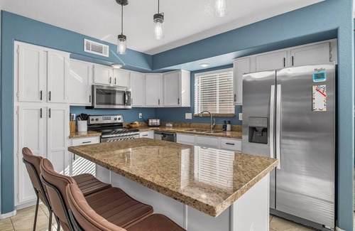 Mesa House | Family-Friendly Oasis : Heated Pool Hot Tub Fire Pit Games Coffee Bar