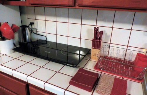 Oakhurst Apartment | Family-Friendly, Pet-Friendly, 2 Minute Drive To Everything In Oakhurst
