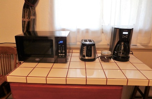 Oakhurst Apartment | Family-Friendly, Pet-Friendly, 2 Minute Drive To Everything In Oakhurst