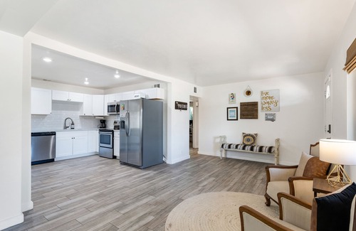 Poets Square House | Family Friendly-Playroom-Central Location