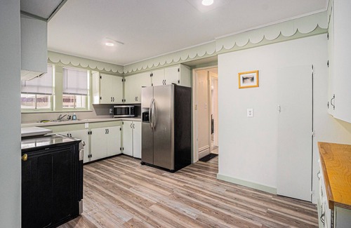 Parchment House | Family friendly. private holiday retreat, large place, great value in Kalamazoo