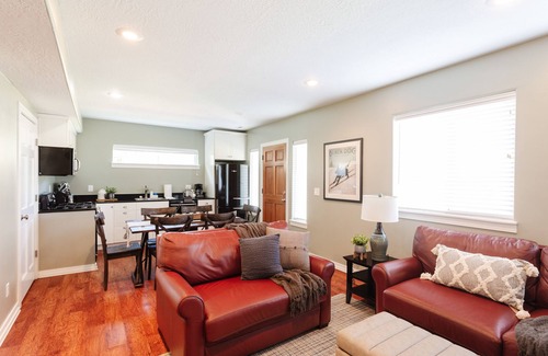 Bear Hollow Village House | Family Friendly Retreat for 17 w/Hot Tub & Views - 5 min to PCMR Canyons Village
