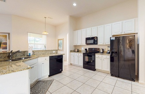 Watersong House | Family-Friendly Resort Home w/Private Pool Spa, Game Room, WiFi & AC - Dogs OK