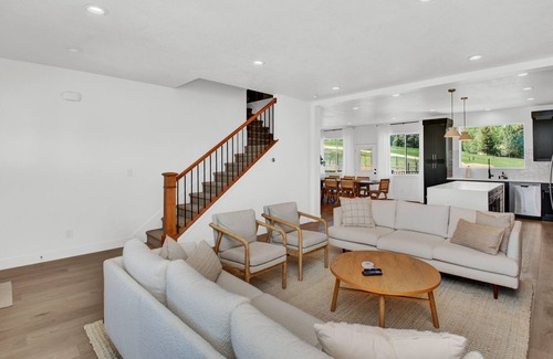 Harbor Village House | Family-friendly Retreat w/Hot Tub, Games & Views!