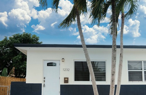 West Little Havana House | Family friendly retreat in the heart Little Havana! Close to everything!