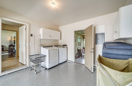 Sand Springs House | Family-Friendly Sand Springs Home ~ 8 Mi to Tulsa!