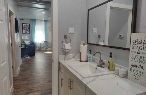 Burleson House | Family-friendly stand alone apartment in a peaceful Suburb .