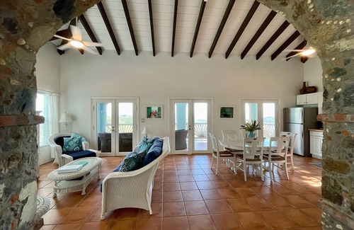 Estate Carolina Villa | Family friendly, stunning views, pool, & AC! Last minute fall discounts!