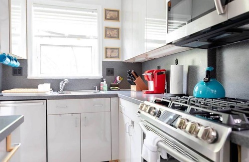North Cleveland Park House | FAMILY-FRIENDLY/SUBWAY/ROOFTOP DECK/AU