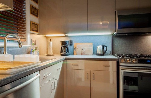 North Cleveland Park House | FAMILY-FRIENDLY/SUBWAY/ROOFTOP DECK/AU