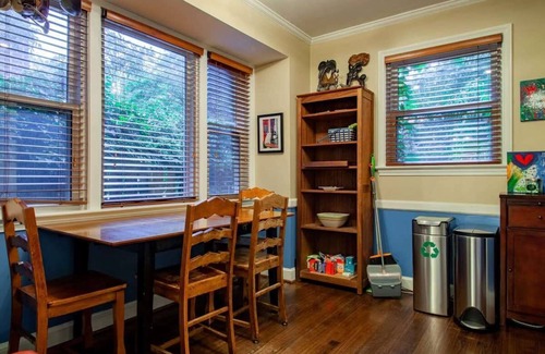 North Cleveland Park House | FAMILY-FRIENDLY/SUBWAY/ROOFTOP DECK/AU