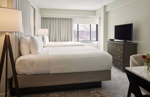 Capitol Hill Hotel | Family Friendly Suite w/Kitchen & Dining! 3 Units Near Landmarks & Museums!