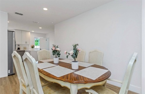 Carver City - Lincoln Gardens House | Family-Friendly Tampa Retreat w/Back & Playset