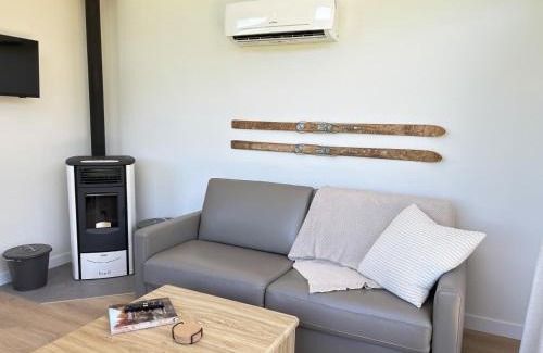 Waterford Apartment | Family-Friendly Tiny Cabin with Hot Tub and Epic Views near Poley Mountain, NB