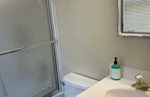 West Baltimore Apartment | Family friendly Tranquil apartment with AC in vibrant Baltimore.