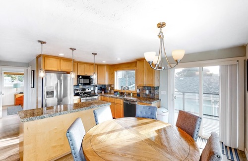 Gleneden Beach House | Family-friendly house w/ocean view & private hot tub - walk to beach, dogs OK