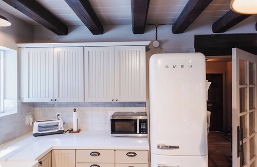 Rimforest House | Family-friendly, Serene and Stylish 4-bedroom house in Twin Peaks