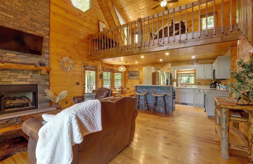 Mineral Bluff Cabin | Family Friendly: Hot Tub Haven in Mineral Bluff!