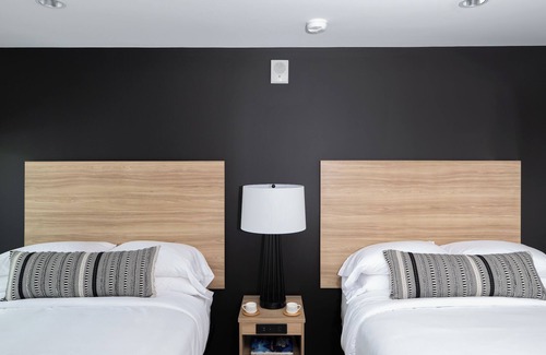 Rehoboth Beach Hotel | Family-friendly Stay near Dewey Beach with Free Parking & Weekend B'fast