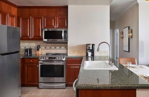 Las Vegas Resort | Family-Friendly Vegas: Luxury 3-Bedroom Retreat Near the Strip - The Boulevard
